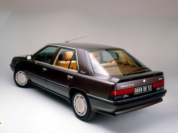 35 lat Renault 25